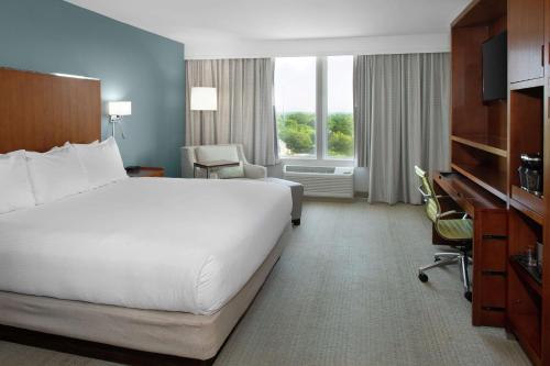 ดับเบิล ทรี บาย ฮิลตัน บิล็อกซี (DoubleTree by Hilton Biloxi) in บิล็อกซี (MS)