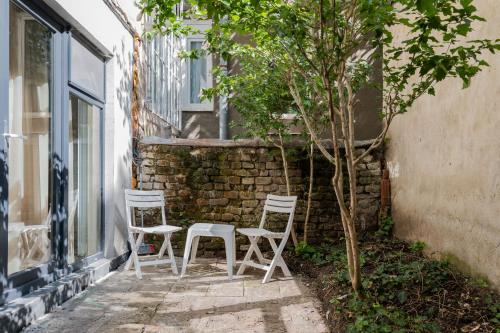 Chic Central 1BD Apartment with Private Patio by Flat Mаnager, Sofia (Foto 4)