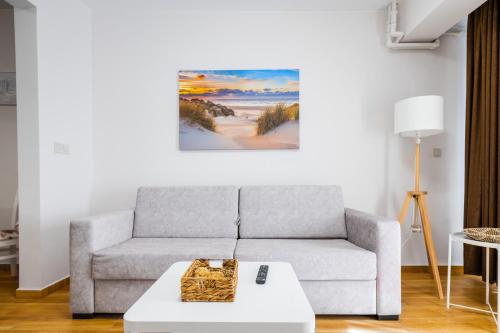 Chic Central 1BD Apartment with Private Patio by Flat Mаnager, Sofia (Foto 2)