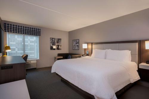 Hampton Inn by Hilton Boston/Cambridge - image 11