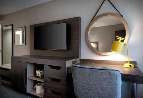 Hampton Inn by Hilton Boston/Cambridge - image 2