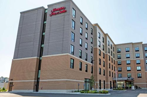 Hampton Inn & Suites Boston/Waltham