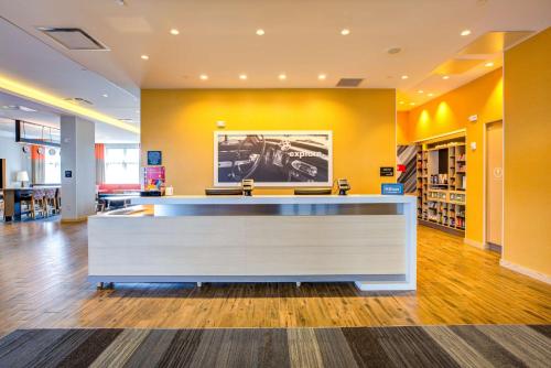 Hampton Inn By Hilton & Suites Boston-Waltham