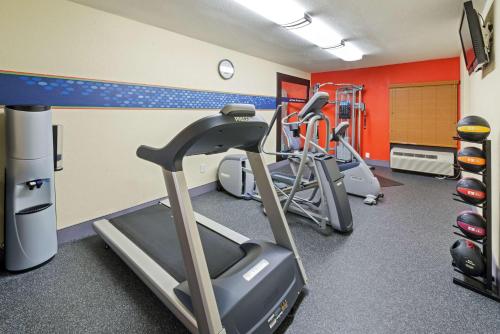 Hampton Inn I-10 & College Drive - image 6