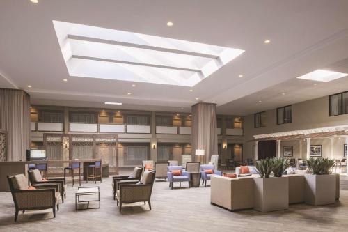 . DoubleTree by Hilton Hotel Laurel