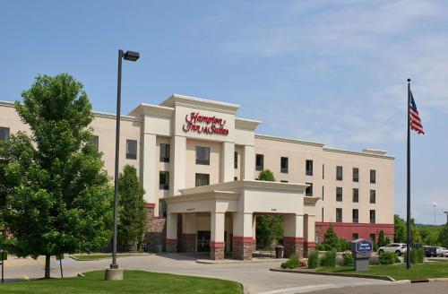 Hampton Inn&Suites Canton - Hotel - North Canton