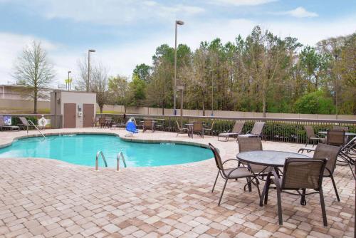 Hampton Inn By Hilton Columbia-Northeast