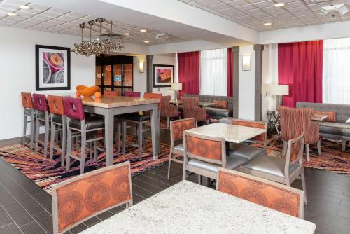 Hampton Inn Akron-South