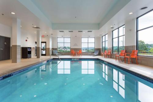 Hampton Inn Cumberland - image 9