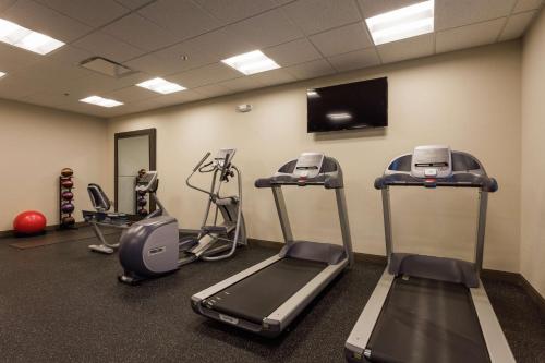 Hampton Inn Cumberland - image 7
