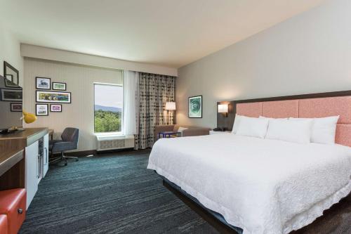 Hampton Inn Cumberland - image 6