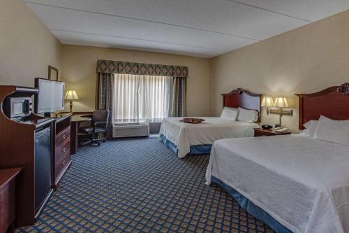 2 queen beds