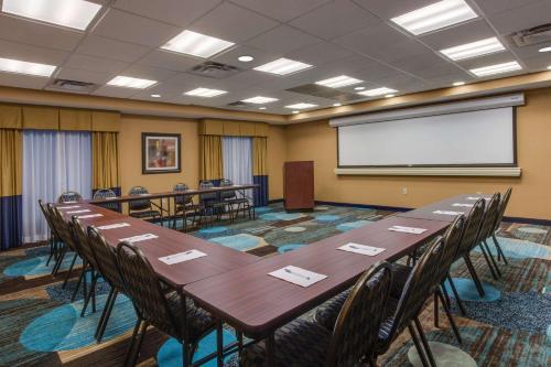 Hampton Inn Clearfield - image 8