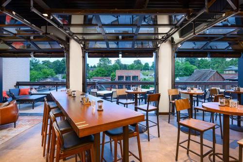 Hampton Inn Blue Ridge GA - image 9