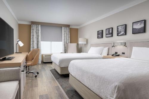 2 queen beds