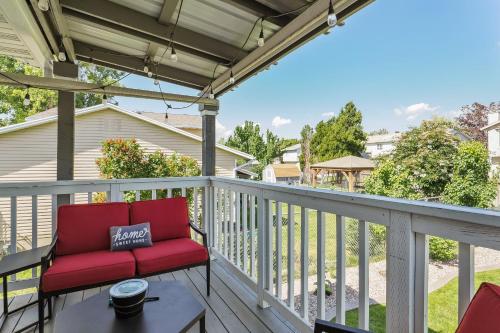 Charming Utah Getaway with Fire Pit and Furnished Deck