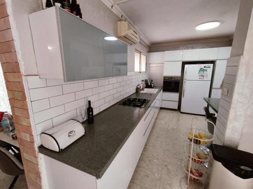 주방, אחוזת דולב Dolev estate הווילה in 벳세메쉬
