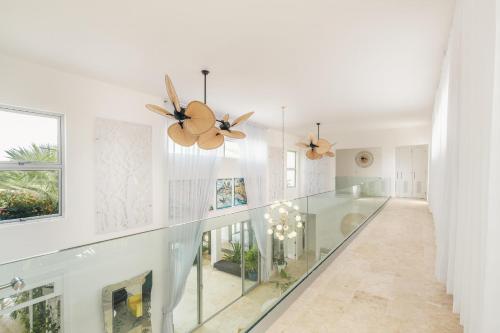 Luxury lakefront vacation paradise! - image 2