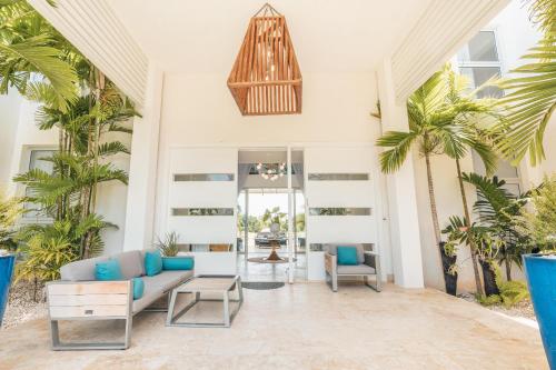 Luxury lakefront vacation paradise! - image 5