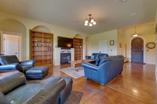 West Richland Home w/ Vineyard & Mountain Views! in Richland City Center