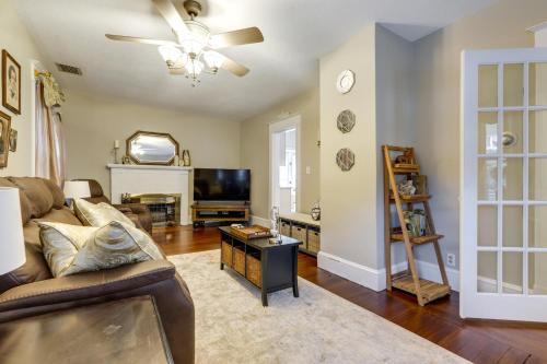 Cozy Springfield Vacation Rental Near Downtown in Springfield, USA