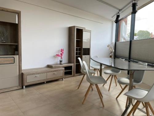 Apartament III w Centrum - Winda - 50 metrów od Starego Rynku (Apartament III w Centrum - Winda - 50 metrow od Starego Rynku) in Коцержина