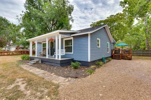 Lindale Vacation Rental with Deck and Grill! in ลินเดล (TX)