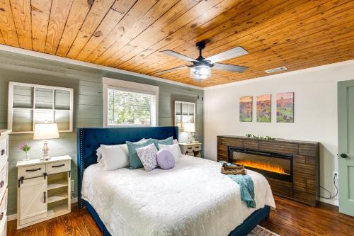 Lindale Vacation Rental with Deck and Grill! in ลินเดล (TX)