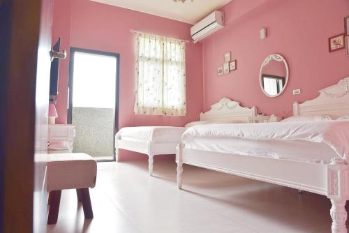 2 double beds