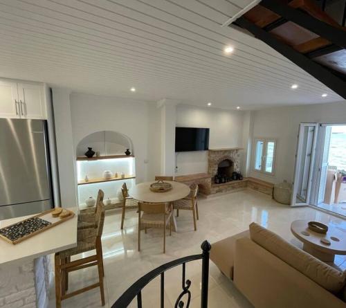 共用Lounge/電視區, Seaside Luxury Komi Beach Villa in 埃姆波里奧斯