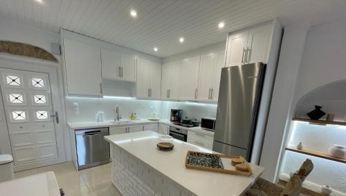 設施, Seaside Luxury Komi Beach Villa in 埃姆波里奧斯