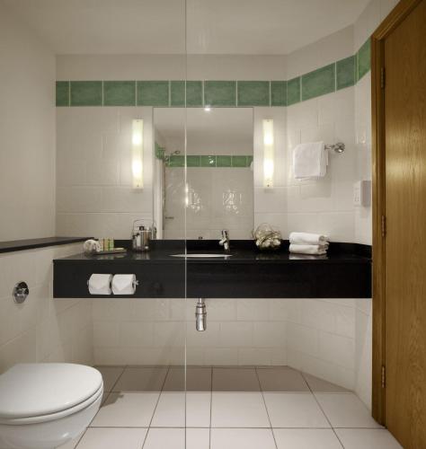 Standard Room image 4