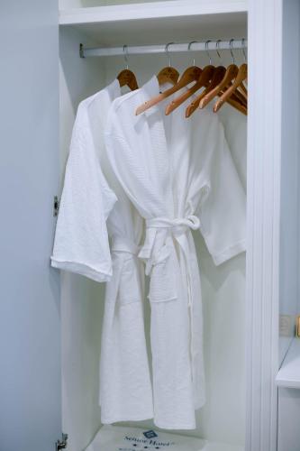 Twin Room image 1