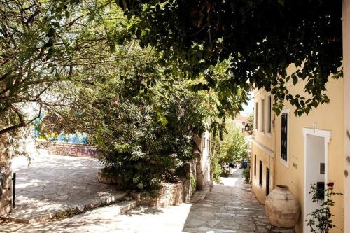 At the foot of Acropolis., Atény (fotografie 6)