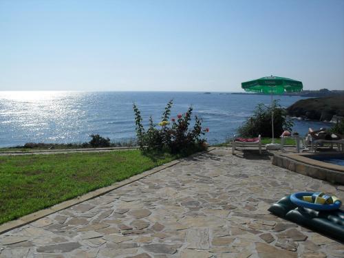 Hotel Romance - image 6