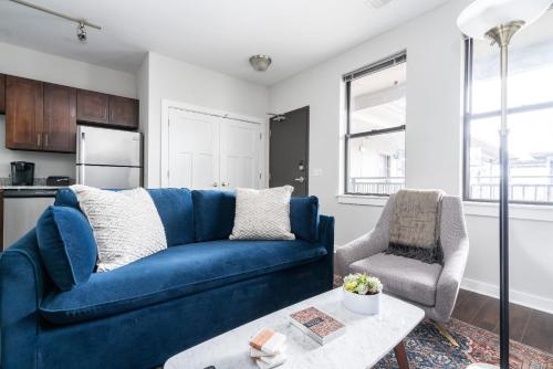 CozySuites MusicRow Elegant 1BR with free parking 36 in Nashville, USA