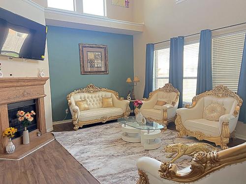The Queens luxury palace in Grand Prairie, USA