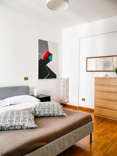Modern 1 Bedroom near metro, Roma (foto 2)