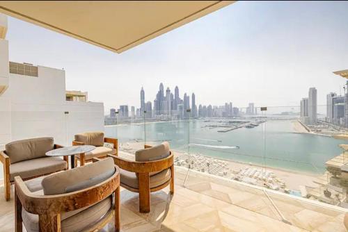 Five Palm Super Luxury Apt with Full Sea Views, Dubái