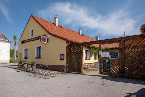 srub slovenice in Lišov