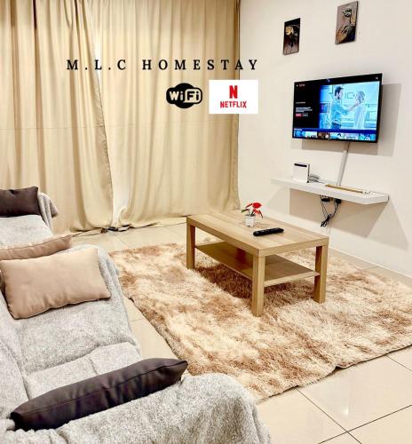 3 Bedrooms 2 Bathrooms Ipoh Waterpark Comfy Home - Pool & Mountain View