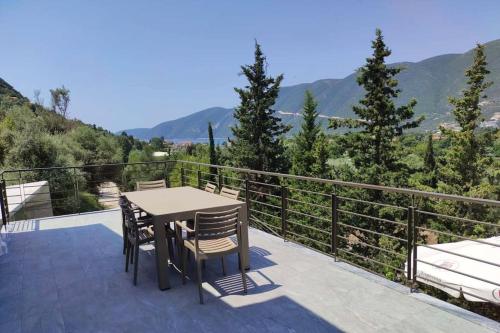 Luxury Villa Serani with Panoramic View