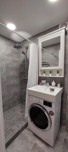 DIVA contactless check in & out DIVA contactless check in & out