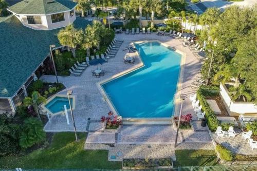 Comfy & Cozy 3bd Apt Minutes from Disney!