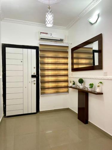 5 bedroom Modern Apartment