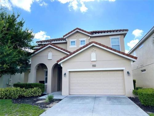 Gorgeous & Family-Friendly 6BR Home w/Pool!
