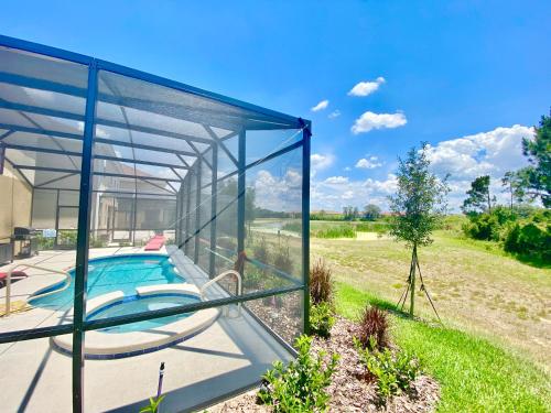 Marvelous Villa with South facing pool and themed bedrooms close to Disney in Davenport, USA
