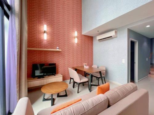 Duplex 4px @ Direct to Central I-CITY with Carpark
