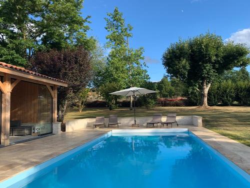 Lovely 8 Persons House in Alles-sur-Dordogne gîte à louer Combe