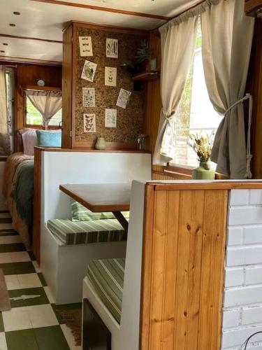 Vintage Minnow for 2 Houseboat in Savanna